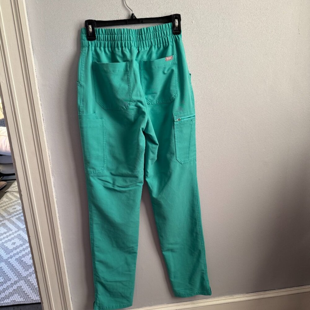 Figs high waisted scrub pants XS TALL - Picture 2 of 3